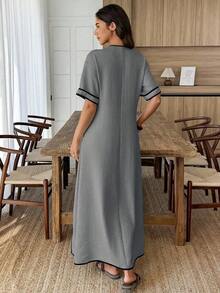 Vestido de manga corta color albaricoque con ribete en contraste negro, para usar en primavera/verano de vacaciones - Celeste - Ver 8