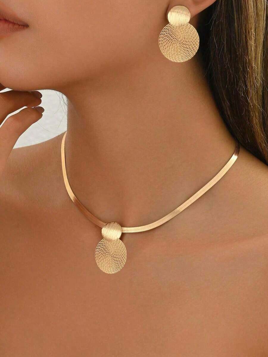 3-Piece Jewelry Set With Necklace + Earrings For Women, Elegant Gold Flat Chain Choker Necklace With Geometric Spiral Design And Round Pendant, High-End Gift Accessories For Daily Wear, Holidays And All Seasons - 多拉多 - 查看 1