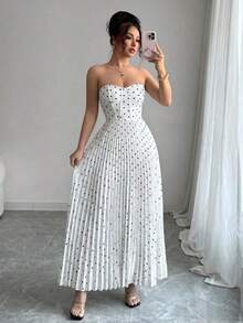 Vestido con estampado de lunares, plisado y recogido en la cintura, sin tirantes - Rojo - Ver 8