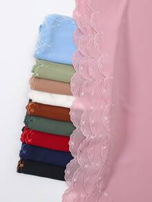 1 peça Hijab feminino elegante com bordado de flor ondulada, lenço de chiffon liso premium, xale envolvente de luxo macio e leve com proteção solar para mulher - Pequeno lenço de cabeça em chiffon com bordado floral - Ver 1