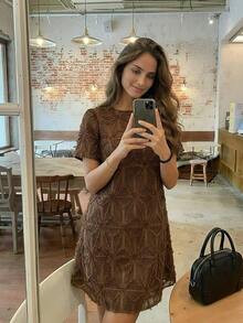 Vestido midi elegante francés para mujer 2026 Verano, nuevo vestido corto de estilo vacacional de cuello redondo con bordado 3D gracioso de alta gama en blanco - Cafetería - Ver 3