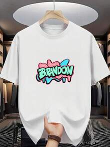 Camiseta masculina "Brandon" com estampa de grafite, 100% algodão, em vibrantes tons de rosa e azul, com gola redonda e mangas curtas. Ideal para o verão, perfeita para looks casuais e esportes. Confortável e estilosa. - Branco - Ver 7