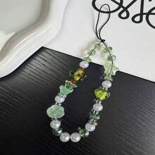 Cordón para teléfono con cuentas verdes frescas, estilo de curación suave de bosque, decorado con cuentas de vidrio con forma de corazón, estrella y flor, con un tono transparente y fresco que emana un ambiente de verano, acentuado con perlas falsas para mejorar la calidad. Se puede usar como correa para teléfono, llavero o accesorio para bolso, hecho a mano y duradero, diseño minimalista versátil adecuado para cualquier atuendo, práctico anti-pérdida para uso diario, adecuado como regalo o uso personal para crear una apariencia refrescante y limpia. - Verde Oliva - Ver 3