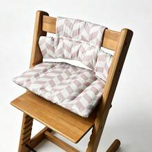 Bộ đệm lưng ghế ăn dặm cho bé, đệm cotton mềm mại, thoáng khí, chống va chạm, họa tiết hoạt hình, phù hợp với ghế Stokke, dùng được cả 4 mùa, 5 kiểu dáng (kẻ caro đen trắng, kẻ caro hồng trắng, sao xám, cáo hồng, cầu vồng trắng) - Nhiều màu - Xem 15