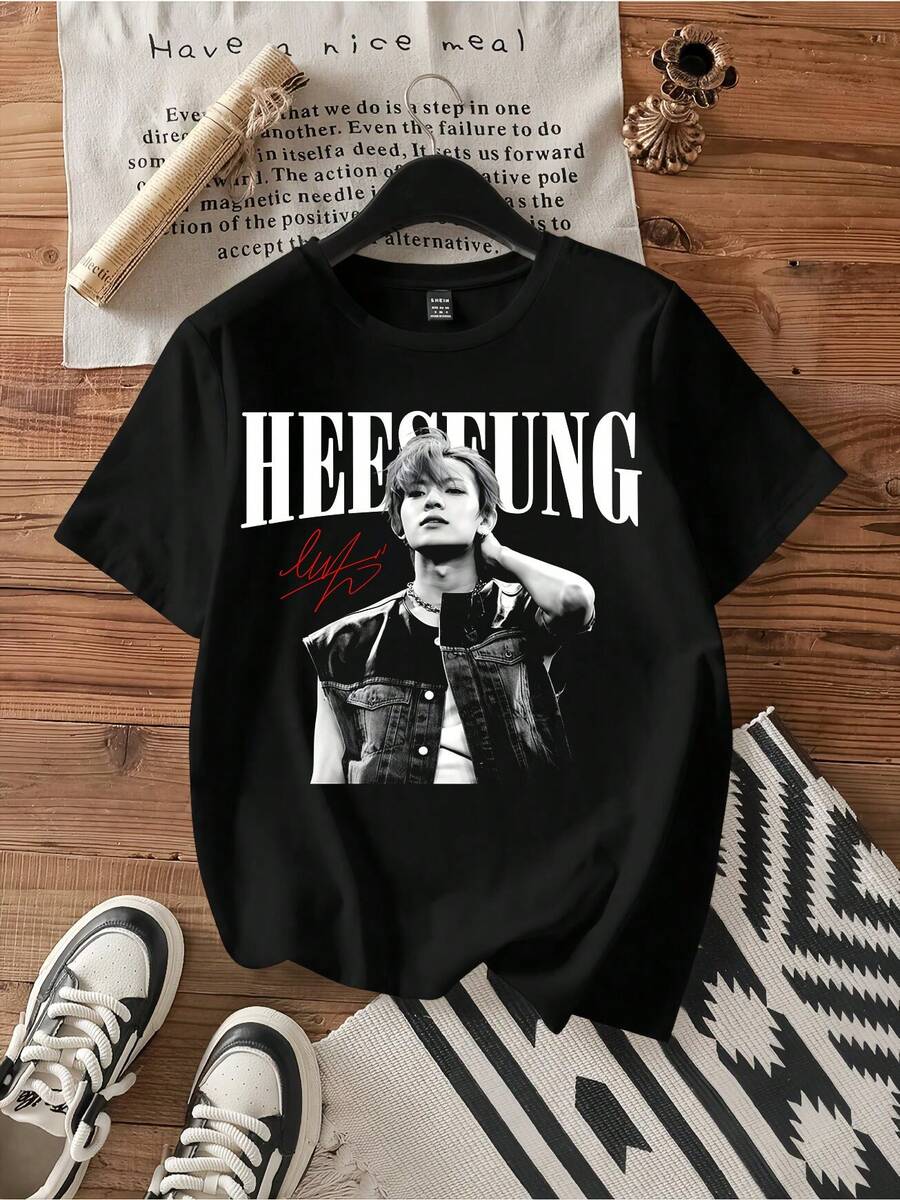 HEESEUNG White Signature Tee.Vintage Graphic Print Casual Cotton Short Sleeve T-Shirt - Black - View 1