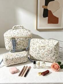 1 chiếc: Túi đựng mỹ phẩm họa tiết ngỗng trắng dễ thương - Dung tích lớn, thiết kế hoa văn, túi đựng đồ dùng cá nhân cho nữ. Chiếc túi trang điểm du lịch di động này rất lý tưởng cho các cô gái năng động. Túi đa năng này có thể đựng son môi, đồ dùng vệ sinh, tiền xu, chìa khóa, cọ trang điểm, mỹ phẩm và các sản phẩm chăm sóc da. Lý tưởng cho các kỳ nghỉ. - trắng - Xem 4