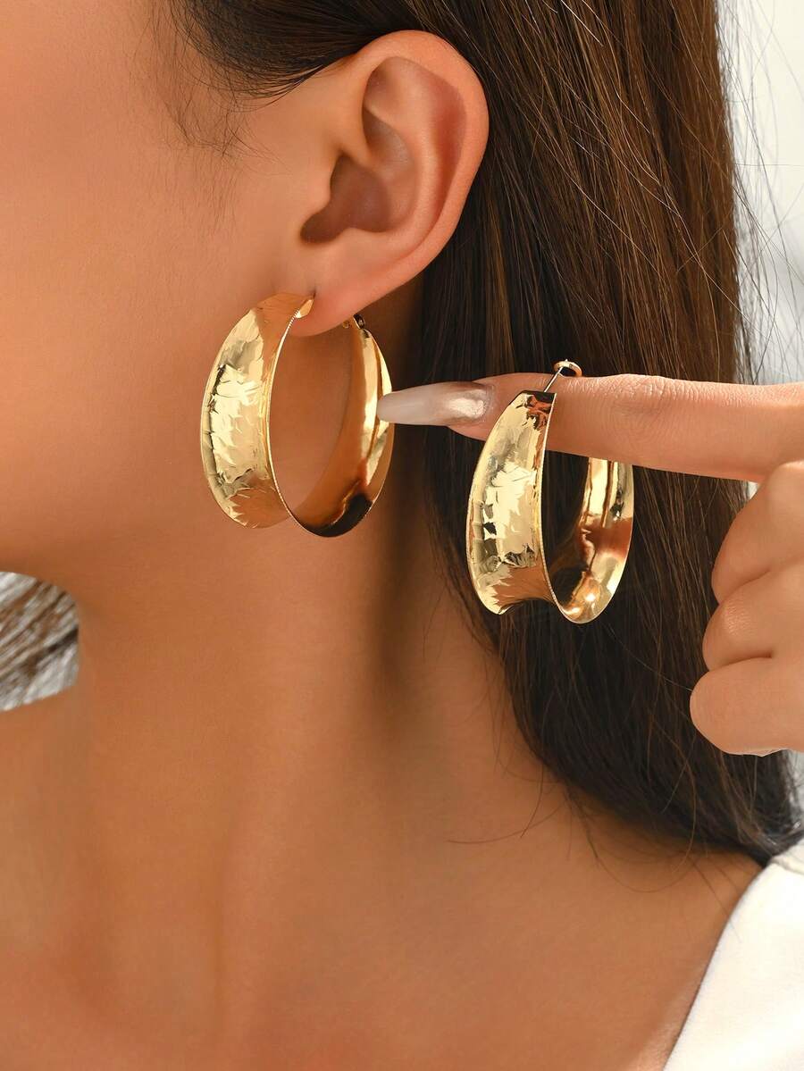 1 par de pendientes de aro minimalistas y elegantes con diseño geométrico único y textura suave, adecuados para uso diario de mujeres - Textura dorada - Ver 1