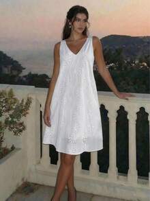Women's Plus Size Eyelet Embroidery Lace Trim V Neck Tank Dress, Loose Fit Beach Cover Up, Spring Summer Dress For Vacation, Beach Trips - 白*花園 - 查看 6