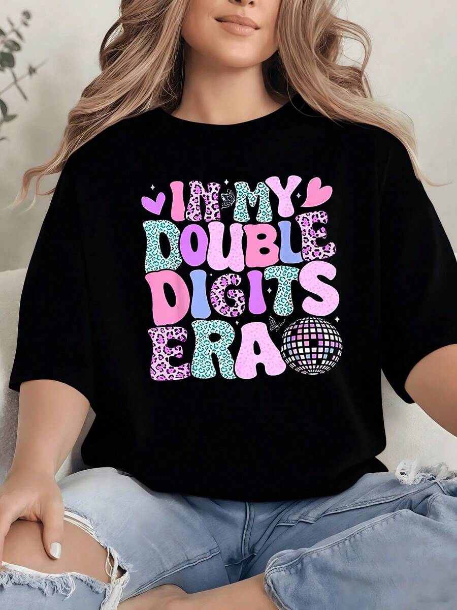 Colorful Phrase With Hearts And Animal Print Lettering Celebrating A Joyful Stage With A Disco Ball Symbolizing Fun And Confidence. Modern, Comfortable Casual Women's T-Shirt For Parties Or Everyday Wear. - 黑色 - 查看 1