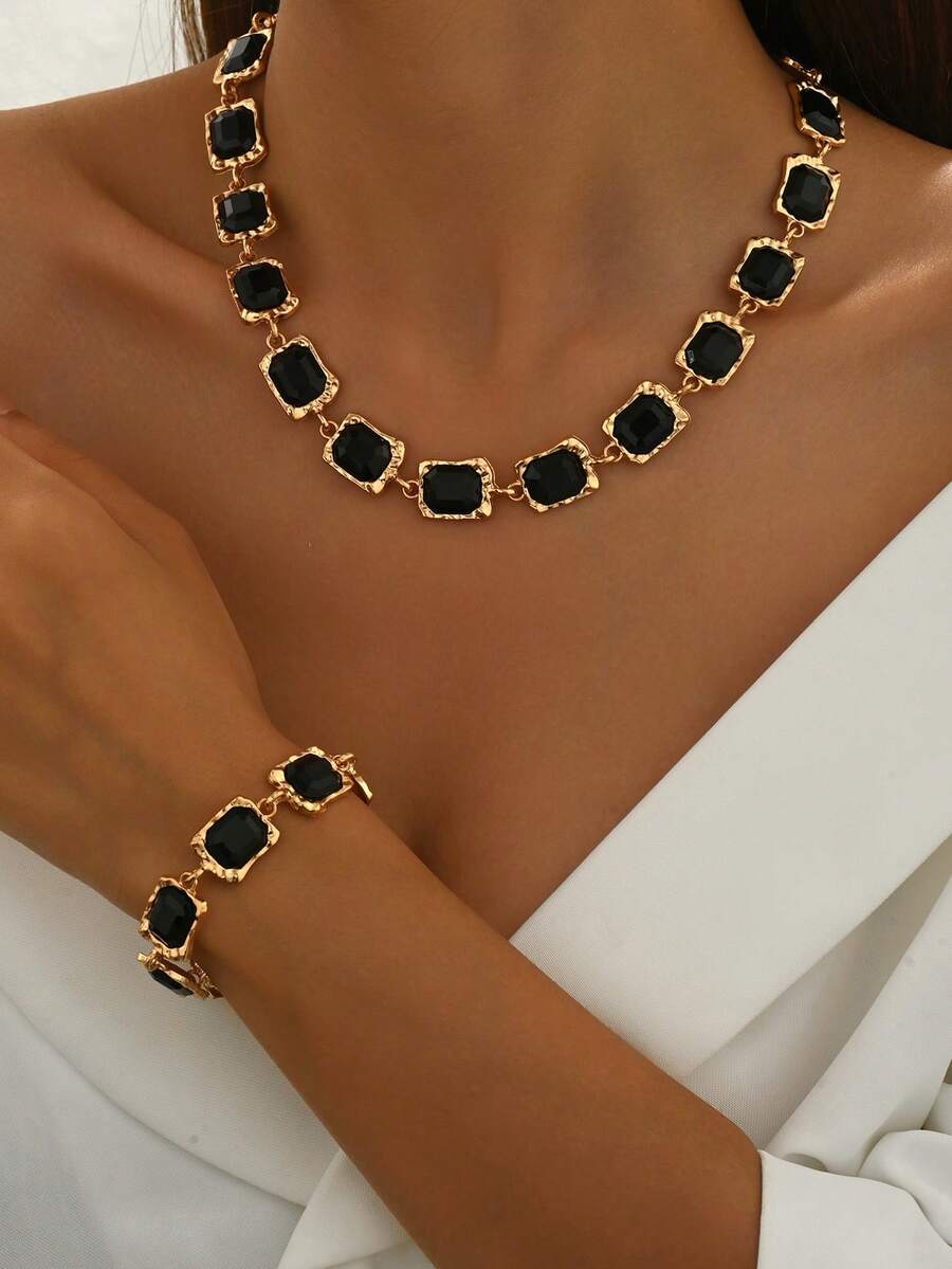 1 Set 2pcs Vintage Exquisite Heavy Embellished Black Square Decor Patchwork Suitable For Women's Daily Wear, Party, Evening Banquet, Holiday Gift - Black - View 1