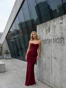 Old  Glamour - A Corseted Silhouette With Cascading Ruffle & Lace Detail For NYE Galas - Màu Đỏ Sâu - Xem 4
