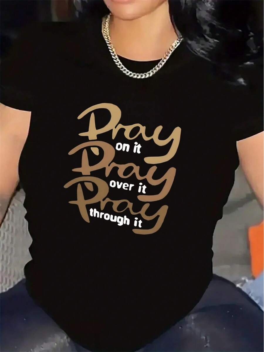 Durable And Comfortable Short-Sleeved Polyester T-Shirt For Home Office, Featuring An Inspirational Design Suitable For Everyday Wear; Made Of Soft Fabric And Decorated With Elegant Gold Lettering. Also Suitable As A Stylish Party Outfit, A T-Shirt For Elegant Ladies, A Blouse For Curvy Women, A Prom Skirt, Or Casual Wear. - 黑色 - 查看 1