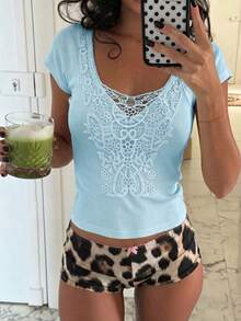 New Summer Women Short Sleeve Knit Top With Delicate Lace Trim, Charming Neckline Design, Slimming Effect. Classic White Round Neck, Minimalist And Elegant. Suitable For Daily Summer Wear, Work Commute, Vacation, Dating And Gatherings - Baby Blue - View 4