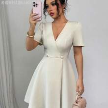 MewMuse.  Vestido mini elegante para ir a trabajar, de primavera y verano, con escote cruzado en V, doble botonadura, decoración en forma de A y mangas cortas, en color liso al estilo francés para mujeres - Morado - Ver 2