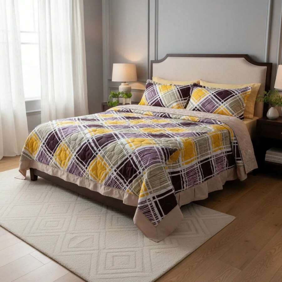 3-Piece Bedding Set: Double-Sided Printed Comforter With Bed Skirt + 2 King Size Pillowcases - 寶石紅/米色 - 查看 1