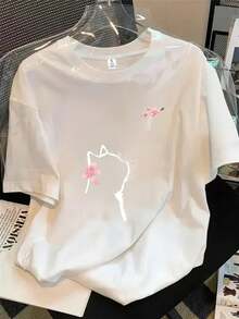 The 'Meiling Orientation' Women's Short-Sleeved T-Shirt Features A Cute And Lively Cat And Cherry Blossom Print. It Has A Round Neck And Is A Casual Top Suitable For All Seasons. - 白色 - 查看 1