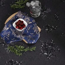 1卷黑色花卉乙烯基壁纸，玫瑰图案，易撕易贴，可移除自粘，压纹花卉设计，17.7英寸 x 39.3英寸/118.1英寸/196.8英寸，易于安装在墙壁和架子上，自粘壁纸 - 黑色 - 查看 9