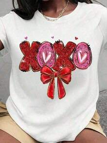 New Summer 2026 Collection: Romantic And Cute Women's T-Shirt With Sparkling Heart And XOXO Bow Design, Red Ribbon Detail, Western Style For Celebrations And Vacations. Graphic T-Shirts For Men And Women, Summer Clothes, Summer Tops, Casual Loose Short Sleeve Graphic T-Shirts, Cool Summer Clothes For Women. - 白色 1 - 查看 1