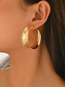 1 par de pendientes de aro minimalistas y elegantes con diseño geométrico único y textura suave, adecuados para uso diario de mujeres - Textura dorada - Ver 3