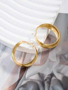 Women's Fashionable Minimalist Hoop Earrings - Gold - View 4