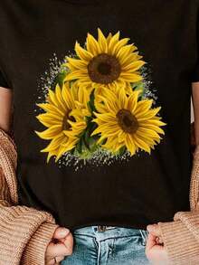 Casual Cotton T-Shirt With A Unique Graffiti Floral Design. Soft And Breathable Fabric, Round Neck, Short Sleeves, Perfect For Summer. A Great Gift Idea. Women's T-Shirt. Elegant Blouses. Boho Chic Style. This Soft, Breathable, And Comfortable Women's Top Is Ideal For Spring, Summer, And Fall, Perfect For Vacations, Travel, And Everyday Wear. - 黑色 4 - 查看 7