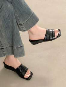 manjingfu Ladies' Casual Thick-Heeled Sandals Feature An Asymmetric Pleated Design, Paired With Open-Toe High-Heeled Slippers; Anti-Slip Slippers, - Black - View 4