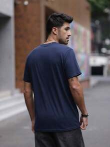 Men's Short-Sleeved Crew Neck T-Shirt With Print, Slim Fit Summer Casual Half-Sleeve, Modern And Comfortable Design, Urban Style, Printed Design, Casual T-Shirt, Basic T-Shirt, For Men And Women, For Couples - 彩色 - 查看 2