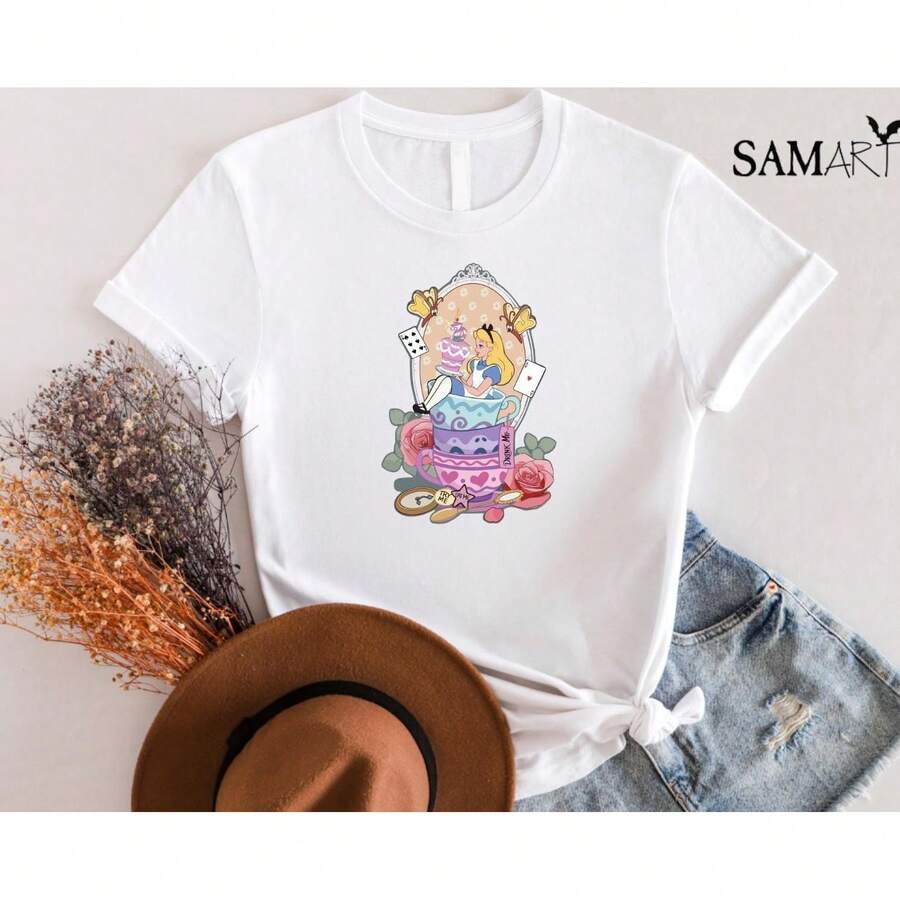 Alice In Wonderland Friends T-Shirt, Princess Alice, Cheshire Cat, And T-Shirt, Alice In Wonderland T-Shirt With Flirty Bow, Magical Kingdom T-Shirt, White T-Shirt, Suitable For Toddlers And Children (Easy Care - A Parent Favorite) - Cheerful Children's Clothing. Soft And Breathable, A Comfortable Short-Sleeved T-Shirt: The Perfect Choice For Children, Suitable For Both Boys And Girls. - 白色 - 查看 1