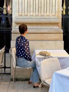 Fashionable Women's Shirt – Elegant And Casual – Sky Blue Polka Dot Print – Bow Tie, Lantern Sleeves, Loose Fit, Pleated And Semi-Sheer – Perfect For Summer - 紅色 - 查看 5