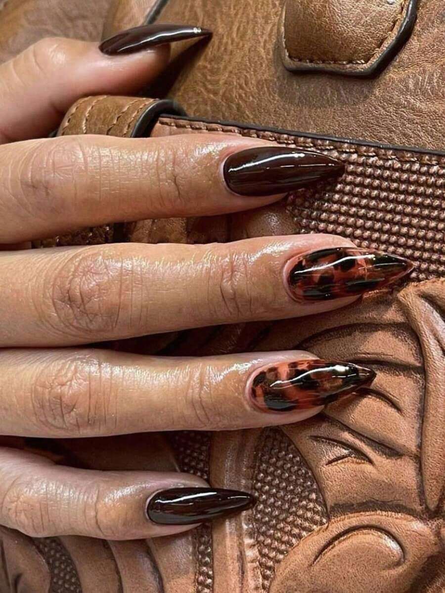 24Pcs Fashion Short Almond Shape Nail Nails Brown Red Smudge Solid Press On Nails Acrylic Nails Fake Nails Nails Manicure Set Detachable Full Cover Long Lasting Includes 1Sheet Adhesive Tabs & 1Pc Mini File Perfect For Everyday Wear Nail Supplies Nails - 彩色 - 查看 1