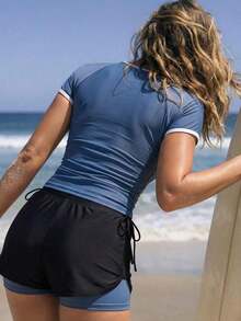 Swim SPRTY Conjunto de rashguard de cintura con cordón azul humo y negro, de manga corta y pantalones cortos, para vacaciones de primavera/verano, traje de baño de mujer 2026 para la escuela, adecuado para vacaciones, citas, tardes de té, estilo occidental, cruceros, playa, isla, viajes por carretera, todas las estaciones, festivales de música, vacaciones bohemias, vacaciones bohemias, otoño relajado, estilo boho occidental, blusas elegantes para mujer, rashguard de mujer, camisetas de natación para mujer, traje de baño de surf, ropa deportiva de mujer, camisetas de compresión para mujer, rashguard para mujer, ropa de surf para mujer, ropa de playa para mujer, ropa deportiva para mujer, camiseta de natación para mujer, parte superior de entrenamiento para mujer, body de entrenamiento para mujer, trajes de baño de mujer con controldel abdomen - Multicolor - Ver 2