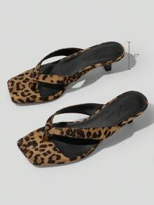 Athlefit Women's Kitten Heels Flip Flops Square Toe Low Heels Slip On Comfortable Summer Thong Heeled Sandals  The Wide Straps Of These Flip-Flop Heels Fit The Foot Shape Better, And The V-Shaped Instep Flatters The Leg Shape, Creating A Modern And Attractive Silhouette For Every Look - Beo - Xem 2