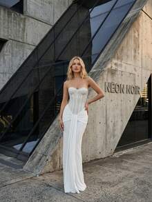 Old  Glamour - A Corseted Silhouette With Cascading Ruffle & Lace Detail For NYE Galas - trắng - Xem 9