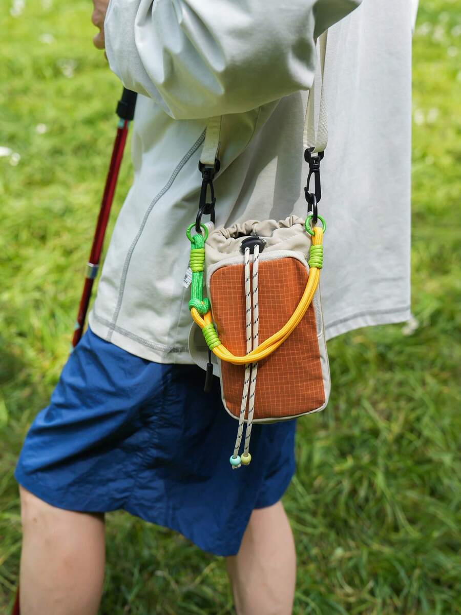 1个户外必备迷你防水抽绳装饰单肩包,男女通用,适合运动、健身、徒步旅行,是送给家人、朋友、同事、父亲节的绝佳礼物(不含水瓶,仅供展示) - 彩色 - 查看 1
