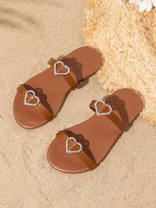 Sandalias de niña con doble correa con diamante de imitación en forma de corazón, chanclas planas de dedo abierto para niños, versátiles para la playa, vacaciones y uso diario - Marrón - Ver 2