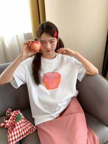 Women's Clothing - Women's Pure Cotton Short Sleeve T-Shirt With "Fun Graffiti Red Apple" Print Design, Y2K Style, Casual Loose Fit, Round Neck, Modern And Comfortable Summer Clothing. - 白色 - 查看 2