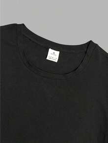 Lightweight Graphic Tees Is A Casual And Comfortable Short-Sleeved Crew Neck T-Shirt, Ideal For Spring/Summer. Made From 100% Pure Cotton, It Features A Beautiful "Flower Heart" Print. It's A Popular Choice For Everyday Wear At Work. Suitable For Spring, Summer, And Autumn. - 黑色 - 查看 4