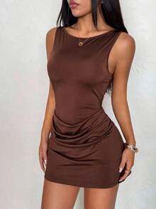 PETITE Nuevo vestido mini de línea A con cuello de barco, sin mangas, cintura plisada, espalda descubierta y decoración de cadena de perlas, de satén elástico marrón, adecuado para fiesta de cumpleaños, cóctel, San Valentín, Halloween, Navidad, boda - Marrón - Ver 3