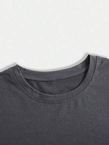 FRACTYR Minimalist Male Figure Print Short Sleeve T-Shirt | Casual Streetwear That Goes With Everything - 深灰色 - 查看 6