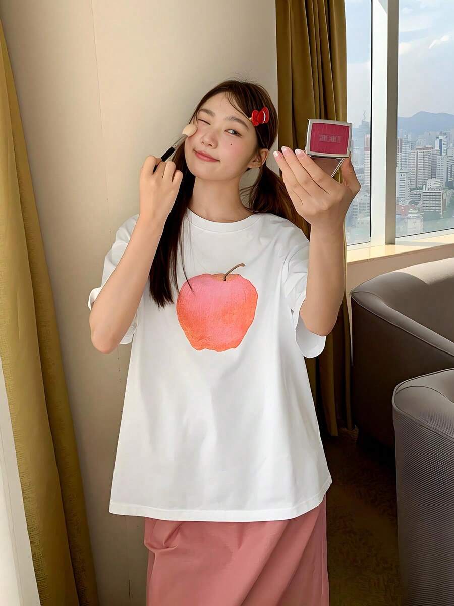 Women's Clothing - Women's Pure Cotton Short Sleeve T-Shirt With "Fun Graffiti Red Apple" Print Design, Y2K Style, Casual Loose Fit, Round Neck, Modern And Comfortable Summer Clothing. - 白色 - 查看 1