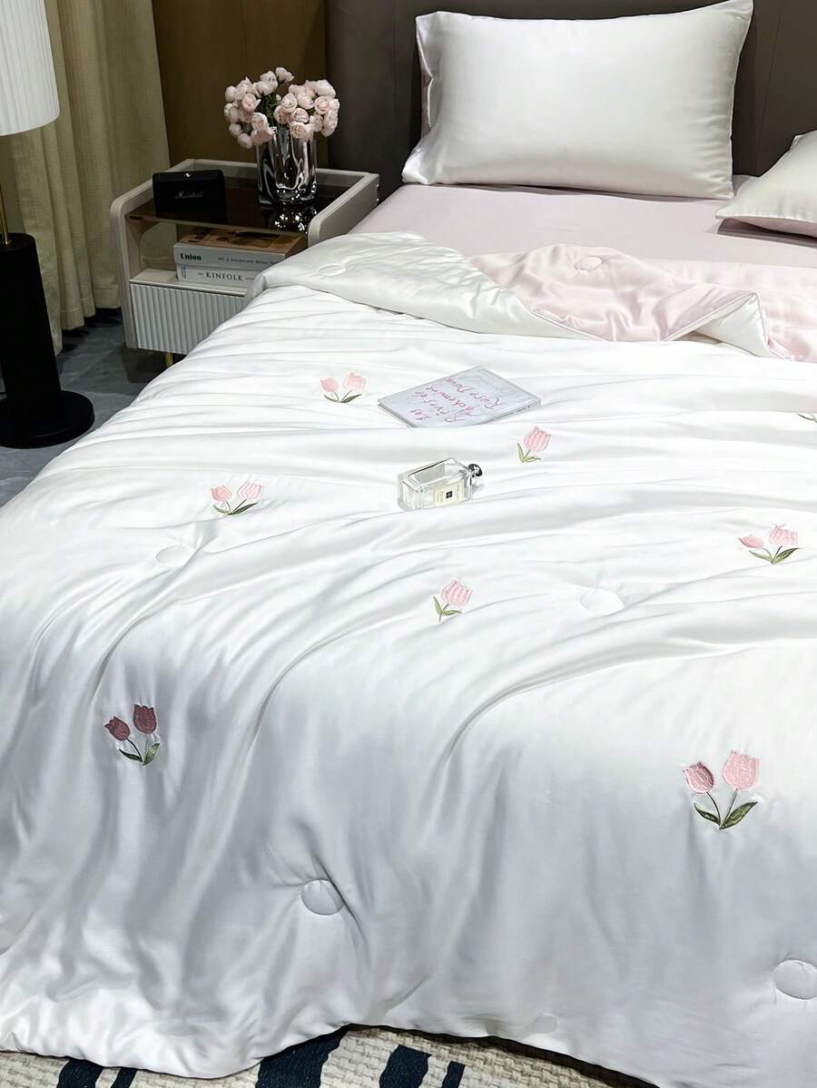 1 buah Selimut Ringan Bordir Bunga Tulip Merah Muda, Selimut Pendingin Ruangan yang Lembut & Bernapas, Cocok untuk Rumah Musim Panas, Kamar Tidur, Ruangan Ber-AC, Asrama, Hotel, Dapat Dicuci dengan Mesin