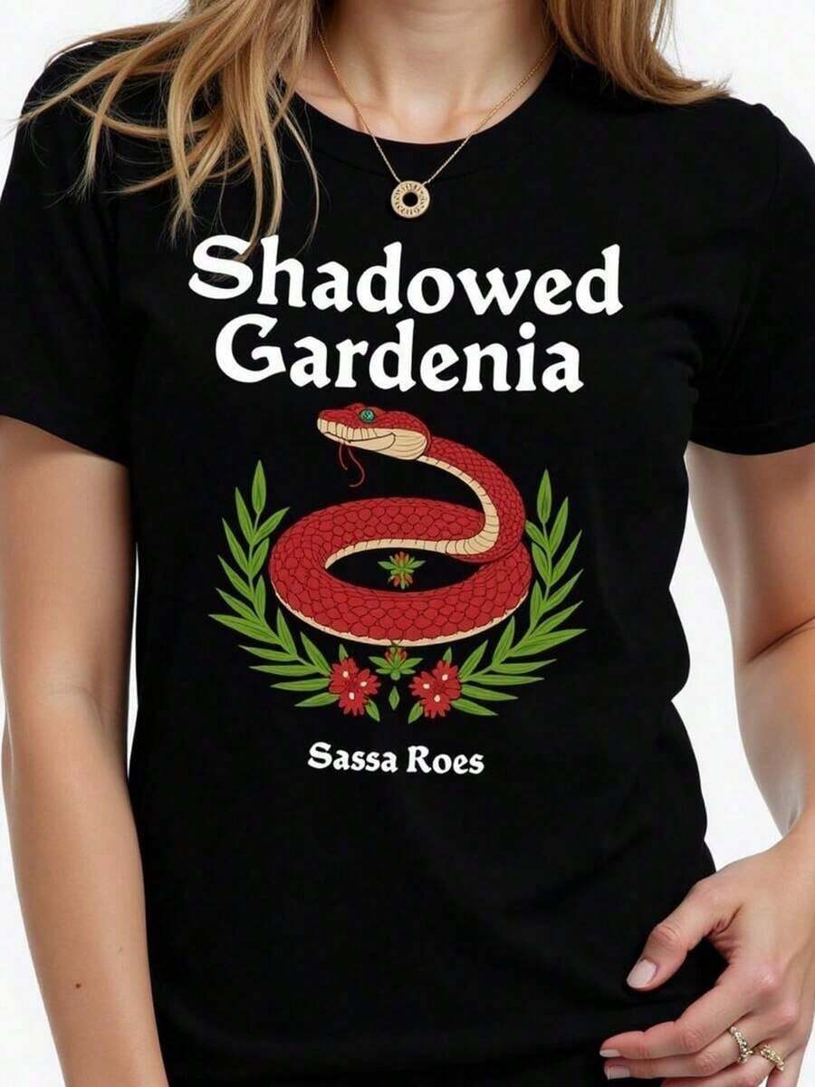Fashionable And Original T-Shirt With A Snake And Floral Garden Print Design, Casual Style For Women, Ideal For Everyday Wear, Available In Black, From The Fashion Category And Made Of High-Quality Cotton T-Shirts. Simple Solid Color Women's T-Shirt, Loose And Fitted Cut, Casual Short Sleeves - 黑色 - 查看 1