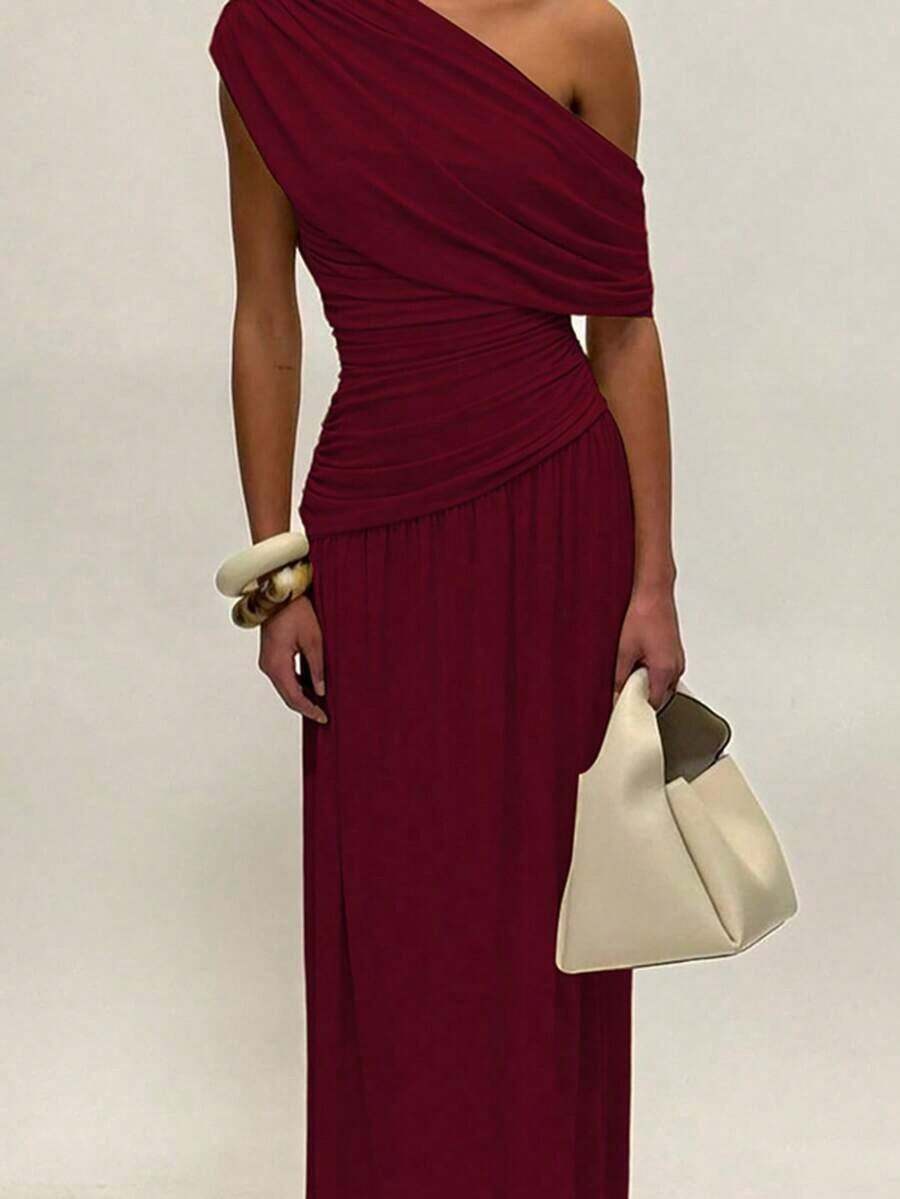 Vestido largo plisado de unicolor con cuello oblicuo para mujer, ajustado y estilizador, elegante y sexy vestido de fiesta de verano - Burdeos - Ver 1