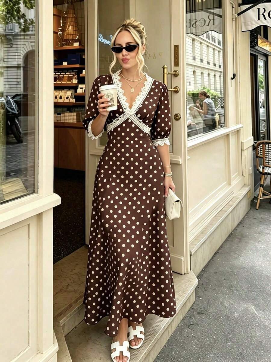 Vestido de mujer elegante y vintage con lunares de color marrón chocolate, cuello en V, contraste de color, encaje con volantes y mangas con pétalos - Marrón Chocolate - Ver 1