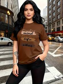 The Letter Prints With Visual Expressions Of Self-Motivation, Such As "Positive Mind," "Positive Life," And "Positive Vibes," Are Modern And Fashionable. This Simple And Versatile Women's Short-Sleeved T-Shirt With A Round Neck Is Suitable For Leisure, Travel, Vacations, And Other Activities. 2CBJ - 棕色 - 查看 3