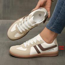 Zapatos casuales unisex, tallas 36-45, zapatos casuales para mujer y zapatos deportivos para hombre, zapatos planos con cordones de suela suave, zapatos cómodos y ligeros para hombre para uso diario, zapatos de entrenamiento alemanes de corte bajo para mujer en tallas grandes, nuevos zapatos planos retro europeos y americanos con bloques de color para mujer al por mayor 2026. - Caqui 33 - Ver 2