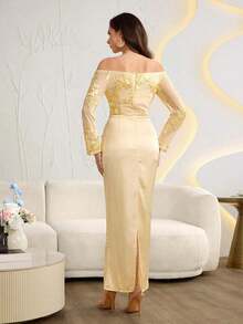 Vestido largo ajustado de satén con hombros descubiertos, bordado floral de lujo en color amarillo para mujer - Amarillo - Ver 2