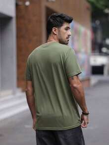 Men's Short-Sleeved Crew Neck T-Shirt With Print, Slim Fit Summer Casual Half-Sleeve, Modern And Comfortable Design, Urban Style, Printed Design, Casual T-Shirt, Basic T-Shirt, For Men And Women, For Couples - 綠色 - 查看 2