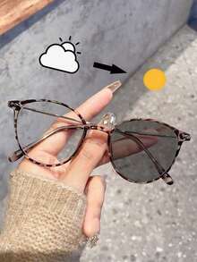 1 paire de lunettes de mode rondes classiques photochromiques, convenant pour le port quotidien des femmes, la conduite et d'autres occasions en été - 1 cadre à tofu - gris - Voir 12