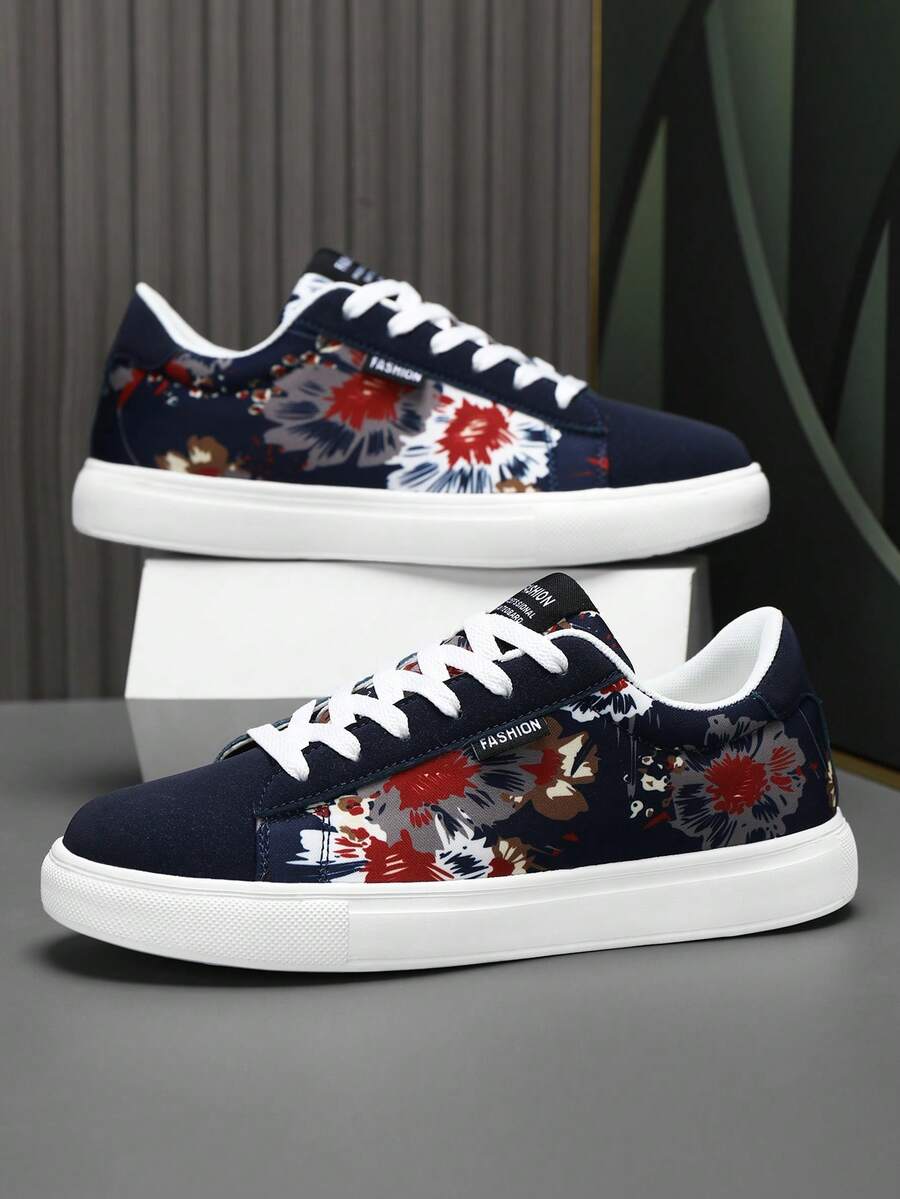 Zapatillas casuales ligeras de hombre con color de contraste, decoración con letras de moda y estampado aleatorio, de corte bajo con cordones, planas para patinar